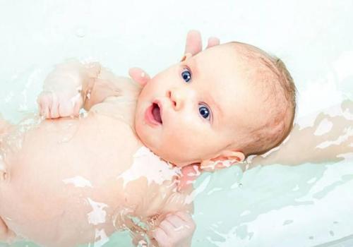 宝宝耳朵进水怎么办 14个月宝宝耳朵进水怎么办