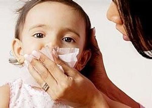 宝宝咳嗽流鼻涕怎么办 一岁的宝宝咳嗽流鼻涕怎么办