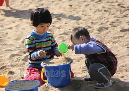 孩子怕生胆小怎么办 孩子胆子小怕生人怎么办