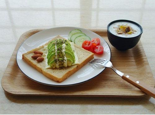 运动减肥食谱一日三餐（运动减肥最佳三餐食谱）