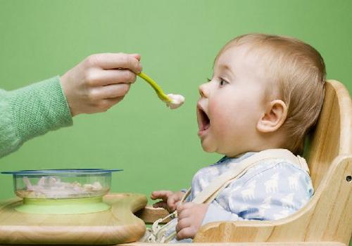 给宝宝吃什么辅食好 给宝宝吃什么辅食好呢