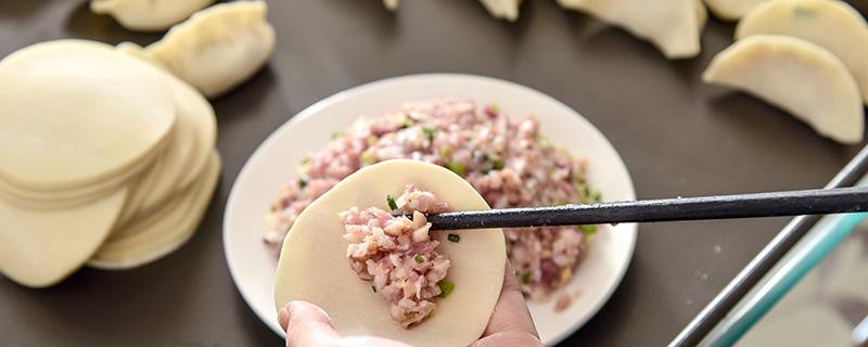 包好饺子常温能放多久（包好饺子常温能放多久啊）