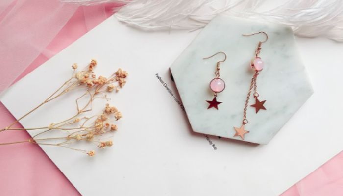 v金的戴久了会褪色吗 v金戴久了会不会褪色