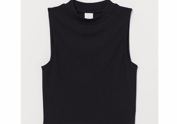 夏季短裙搭配方法 小短裙怎么搭配上衣