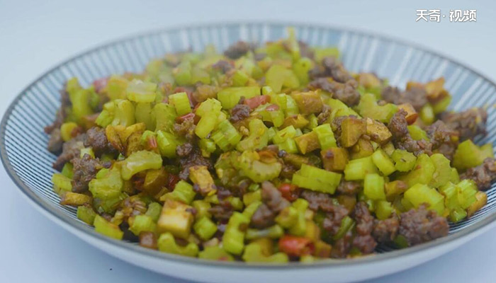 芹菜牛肉粒的做法 芹菜牛肉粒怎么做