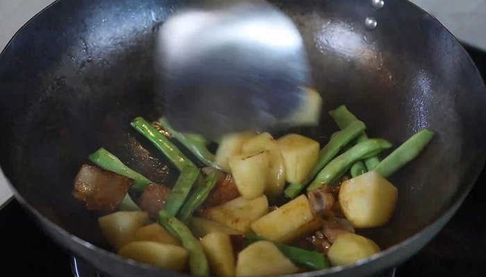 芸豆炒土豆块的做法 芸豆炒土豆块怎么做