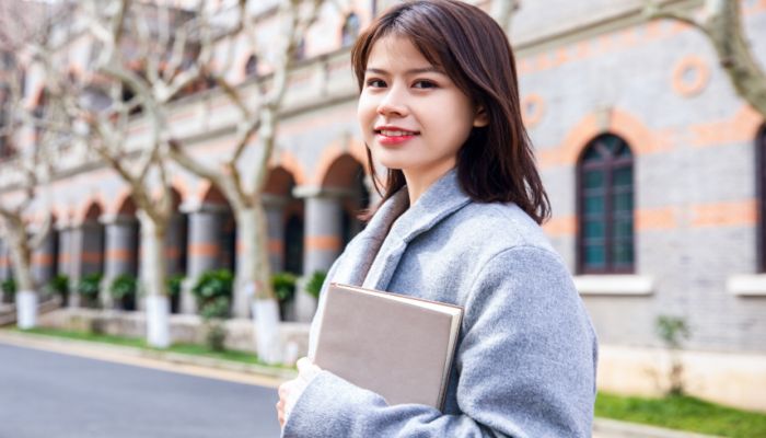 齐肩发怎样才不外翘 齐肩发外翘怎么办