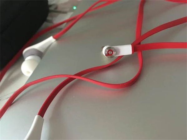 Beats urBeats耳机的麦克风无法拾音怎么办