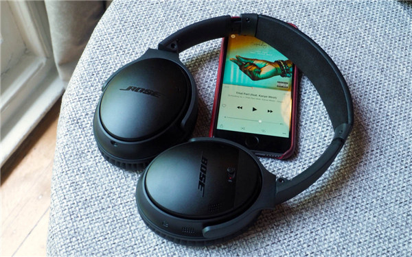 bose qc35耳机怎么连接配对