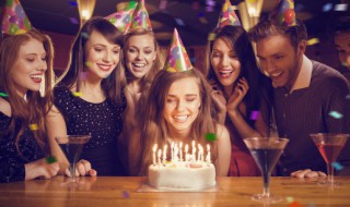 发朋友圈祝自己生日快乐的句子（发朋友圈祝自己生日快乐的句子怎么写）