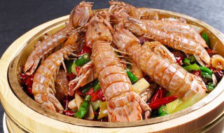 吃皮皮虾哪部位不能吃（吃皮皮虾哪部位不能吃牛肉）