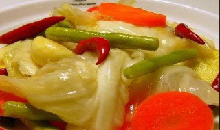 腌菜太咸补救为什么用盐水泡（咸菜太咸可以用盐水泡吗）