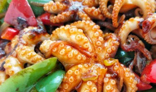 黑胡椒青椒炒章鱼的做法（菜椒炒章鱼的做法）