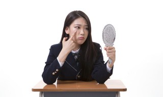 关于痘痘的心情说说 关于长痘痘的心情说说