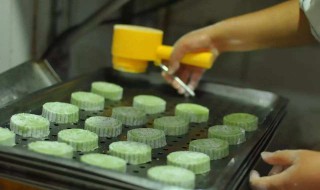 艾糕不能和什么一起吃 牛奶和艾糕可以一起吃吗