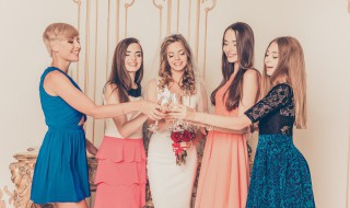 伴娘的穿搭技巧（伴娘的穿搭技巧图解）