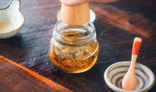 橄榄油加蜂蜜可以祛斑吗（橄榄油加蜂蜜可以祛斑吗女生）