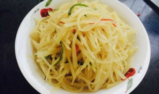 煮土豆放盐起什么作用（煮土豆放盐熟得快吗）