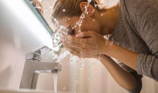 不用洗面奶洗脸的好处 不用洗面奶洗脸的坏处