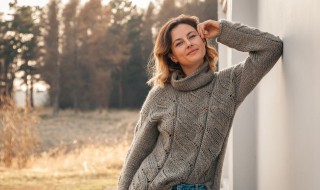 毛衣的搭配技巧 毛衣的搭配技巧图片