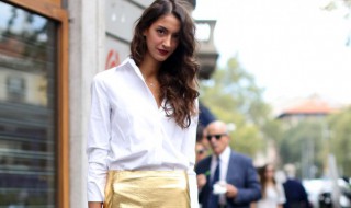 白衫衣搭配方法女（白衫配什么裙子）