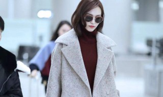 酒红色和灰色搭配好看吗（酒红色和灰色搭配图）