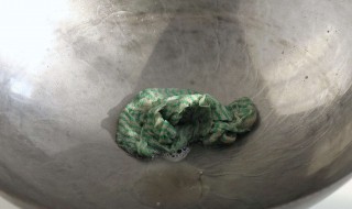 铁锅可不可以用洗洁精清洗 铁锅可不可以用洗洁精清洗干净