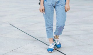 运动鞋咋穿衣服 运动鞋穿衣服朴素