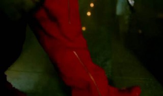 红色工装裤搭配（工装裤变红色怎么办）