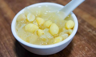 莲子雪耳瘦肉汤的功效 莲子雪耳煲瘦肉有啥功效和作用