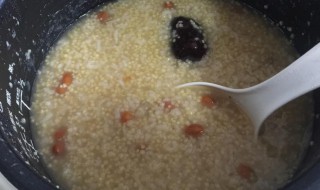 小米山楂煮粥的功效（小米山楂煮粥的功效与作用）