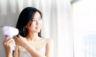 吹筒把头发吹卷方法 吹筒把头发吹卷方法图片