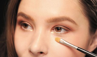 给人物画眼妆教程 给人物画眼睛