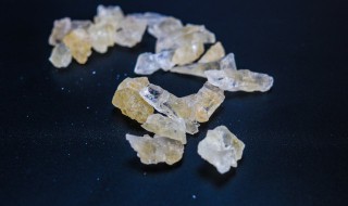 熬冰糖方法（熬冰糖梨水怎么熬治咳嗽）