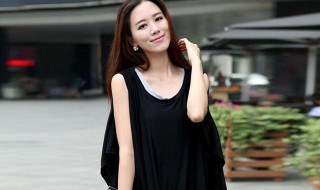 黑色衬衣如何搭配裙子（黑色衬衣搭配裙子图片）