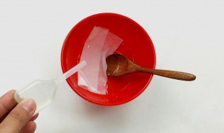 开塞露的作用与功效 只需一片姜排出4斤宿便