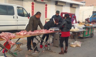 夏天摆地摊卖什么好（夏天摆地摊卖什么好卖日用品赚钱）