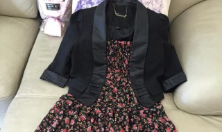 碎花连衣裙配什么外套 碎花连衣裙配什么外套秋冬