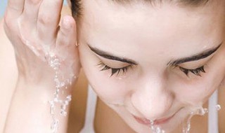 擦防晒霜需要用卸妆油吗? 擦防晒霜需要用卸妆油吗女生