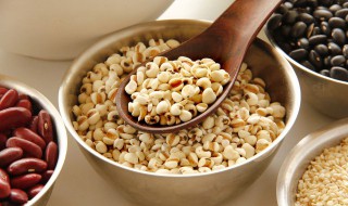 赤小豆芡实薏米茶的功效与作用（赤小豆芡实薏米茶的功效与作用及食用方法）
