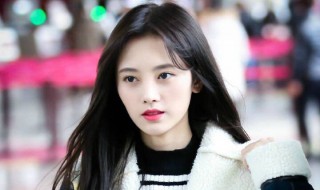 如何让头发变得乌黑油亮?（如何让头发变得乌黑油亮）