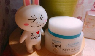 护肤品的霜有什么作用?（护肤品的霜有什么作用与功效）