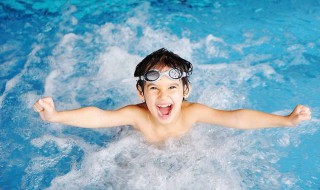 游泳怎么保护头发?（游泳怎么保护头发最好）