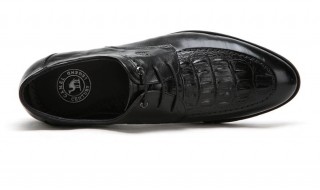 鞋子头层皮和二层皮的区别（鞋子头层皮和二层皮的区别在哪）