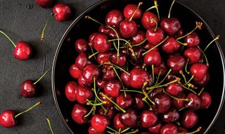 樱桃的汁溅到衣服上怎样洗干净 樱桃汁弄到衣服怎么洗