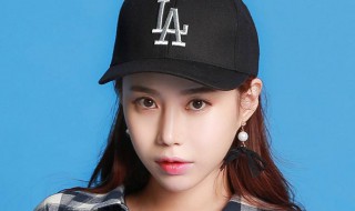 鸭舌帽搭配技巧（鸭舌帽搭配技巧图片）