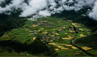 阿坝州旅游景点有哪些（阿坝州旅游景点有哪些及分部名称）