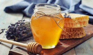一天喝多少蜂蜜水最好 一天喝几勺蜂蜜最好
