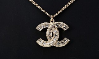 两个半圆是什么牌子（运动服两个半圆是什么牌子）