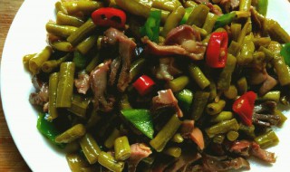 酸豆角炒什么好吃（酸豆角炒什么好吃又简单）